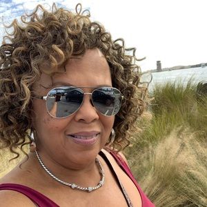 Meet your Posher, Candi